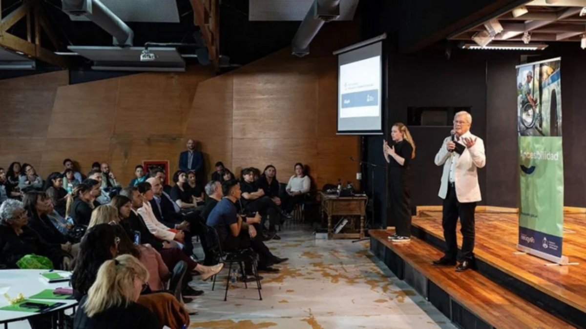 El sueco Nils Kastberg participó del foro de Participación Ciudadana en Discapacidad en Neuquén