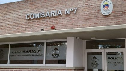 Una mujer se escapó de un intento de robo pero chocó a las cuadras en Plottier
