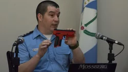Quieren que se usen armas menos letales en la Policía de Neuquén
