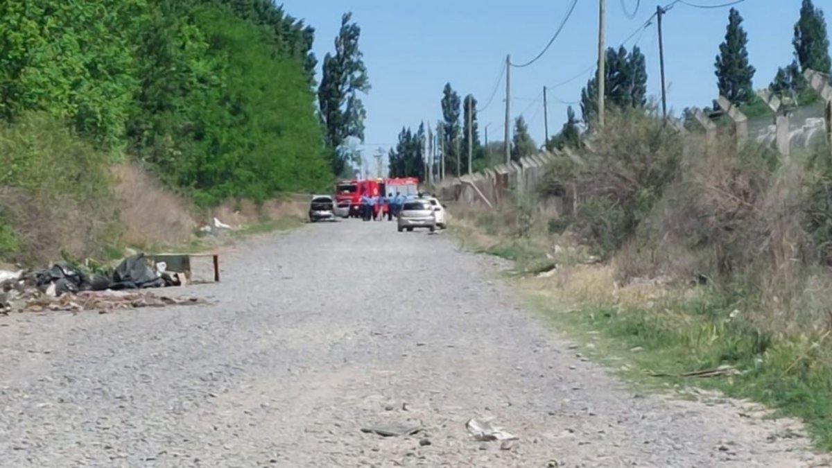 Encuentran un cadáver dentro de un auto incendiado en Neuquèn