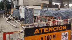 Sigue cortada una de las calles más transitadas de Cipolletti: cómo son los desvíos