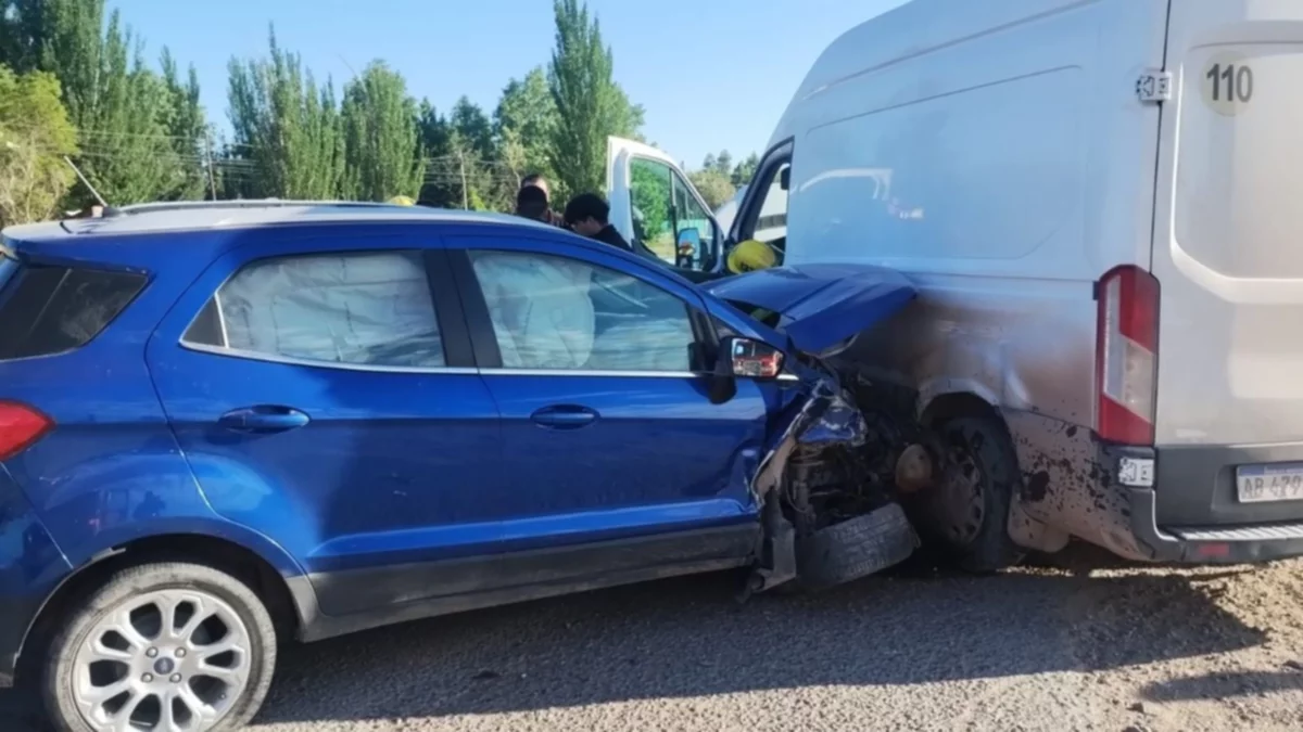 Fuerte choque en cadena en Plaza Huincul en un cruce peligroso sobre Ruta 17