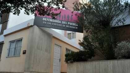 La Defensoría del Pueblo atiende reclamos en la Fiesta de la Confluencia