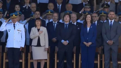 Javier Milei le pidió perdón a los policías en un acto por el “trato que recibieron durante el kirchnerismo"