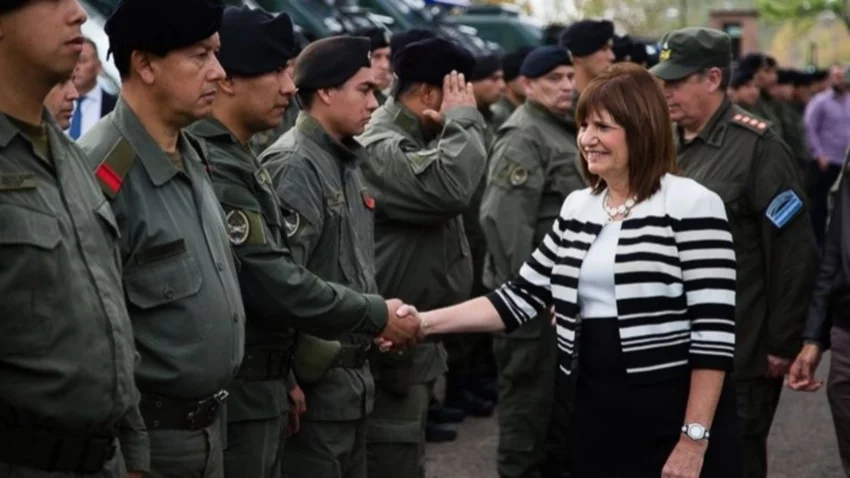 Bullrich: "Gendarmería es un antes y un después" para Vaca Muerta