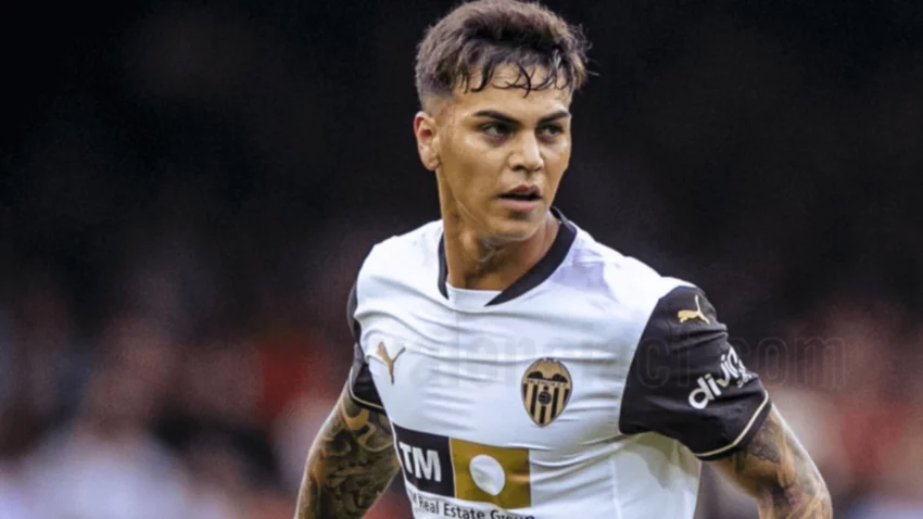 La historia de Enzo Barrenechea, el tapado de Scaloni