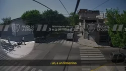 Taxista vengador: atropelló a motochorros que le habían robado a una mujer