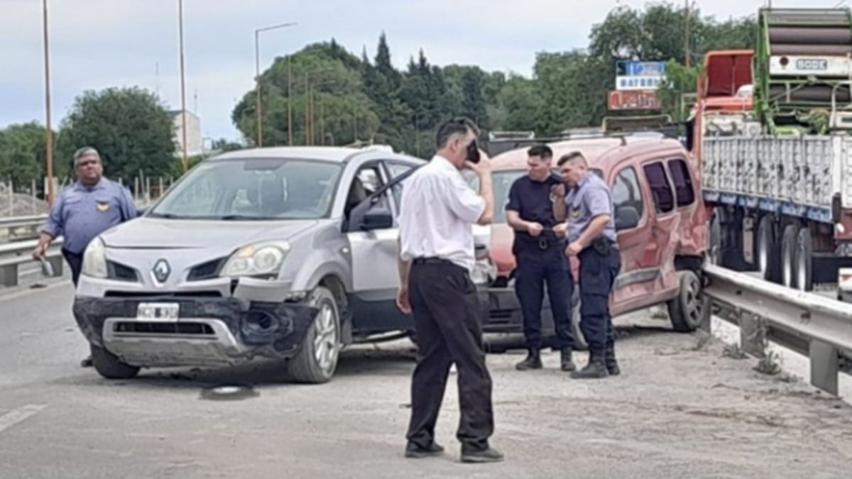 Triple choque en la Ruta 22: un nene de 8 años fue trasladado al hospital