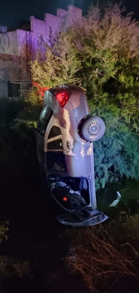 Una mujer volcó en la Ruta 151: manejaba alcoholizada- Una mujer volcó en la Ruta 151: manejaba alcoholizada
