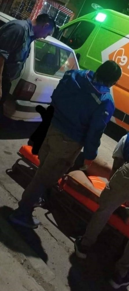 Una ciclista se salvó de milagro luego de ser atropellada por un auto en Cipolletti- Una ciclista se salvó de milagro luego de ser atropellada por un auto en Cipolletti