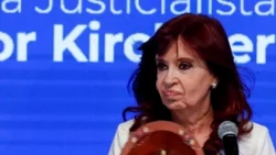 Cristina llamó "dictadorzuelo" a Milei por quitarle su jubilación
