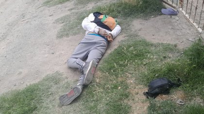 Entró a robar con un revólver y una picana cerca de una comisaría en el Alto Valle