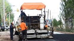 La obra de asfalto en circunvalación de Cipolletti está por llegar a su fin