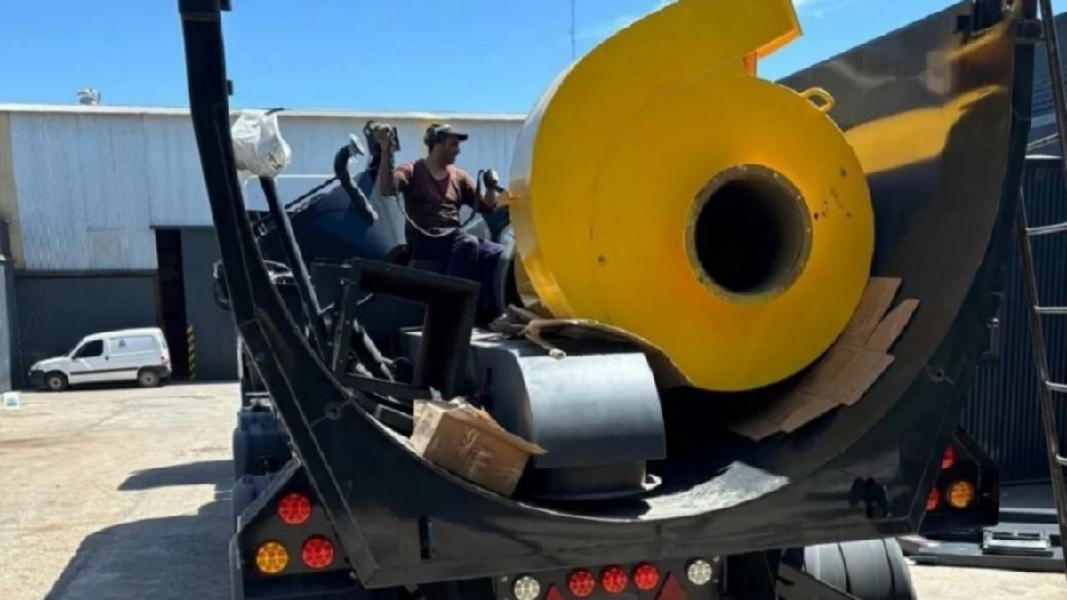 Llegaron las primeras piezas de la nueva planta de asfalto de Neuquén