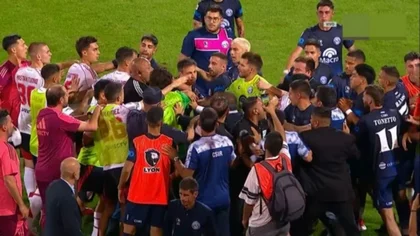 Escándalo entre los jugadores de River e Independiente Rivadavia: cargada de Villa y corridas en el final