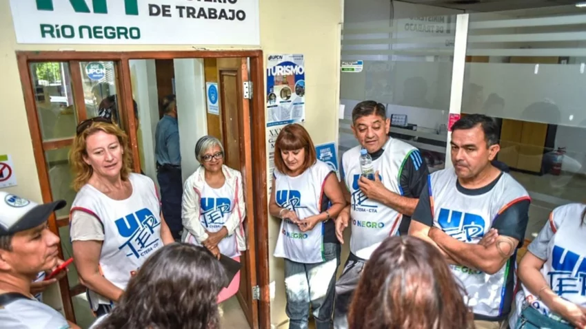 UnTER analiza no iniciar las clases en 2025