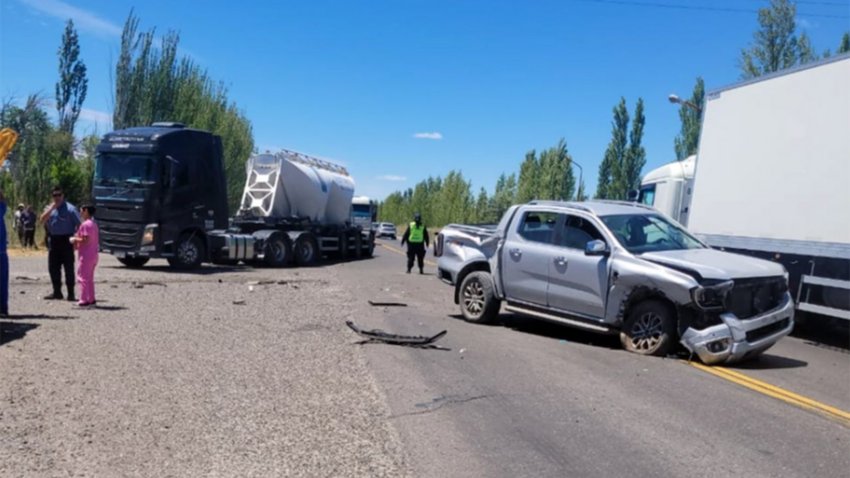 No se dio cuenta que llegó a la ruta 22 y protagonizó un triple choque