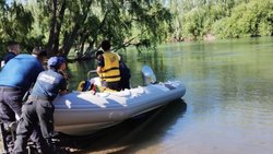Hallaron un cadáver flotando en el río Neuquén