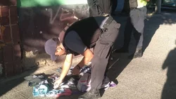 Usaron a una beba de 10 meses para robar una tienda de ropa en Roca