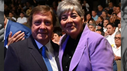 UnTER pidió la renuncia de la ministra y Alberto Weretilneck contestó con una foto