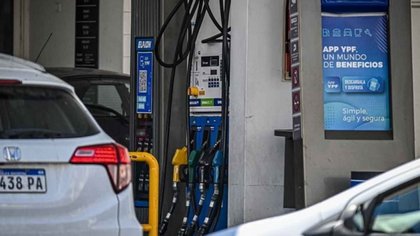 Las estaciones de servicio tendrán autodespacho de combustible: de qué se trata