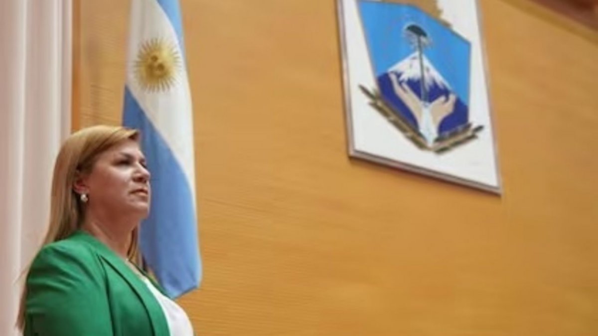 Con Gloria Ruiz, la Legislatura pagó casi $50 millones en banners y toldos con sobreprecios