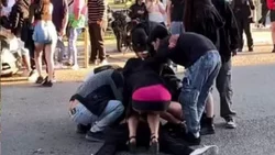 Pelea fuera de un boliche: una joven quedó inconsciente y otro recibió un botellazo
