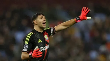 La gran atajada al estilo “supercampeones” del Dibu Martínez