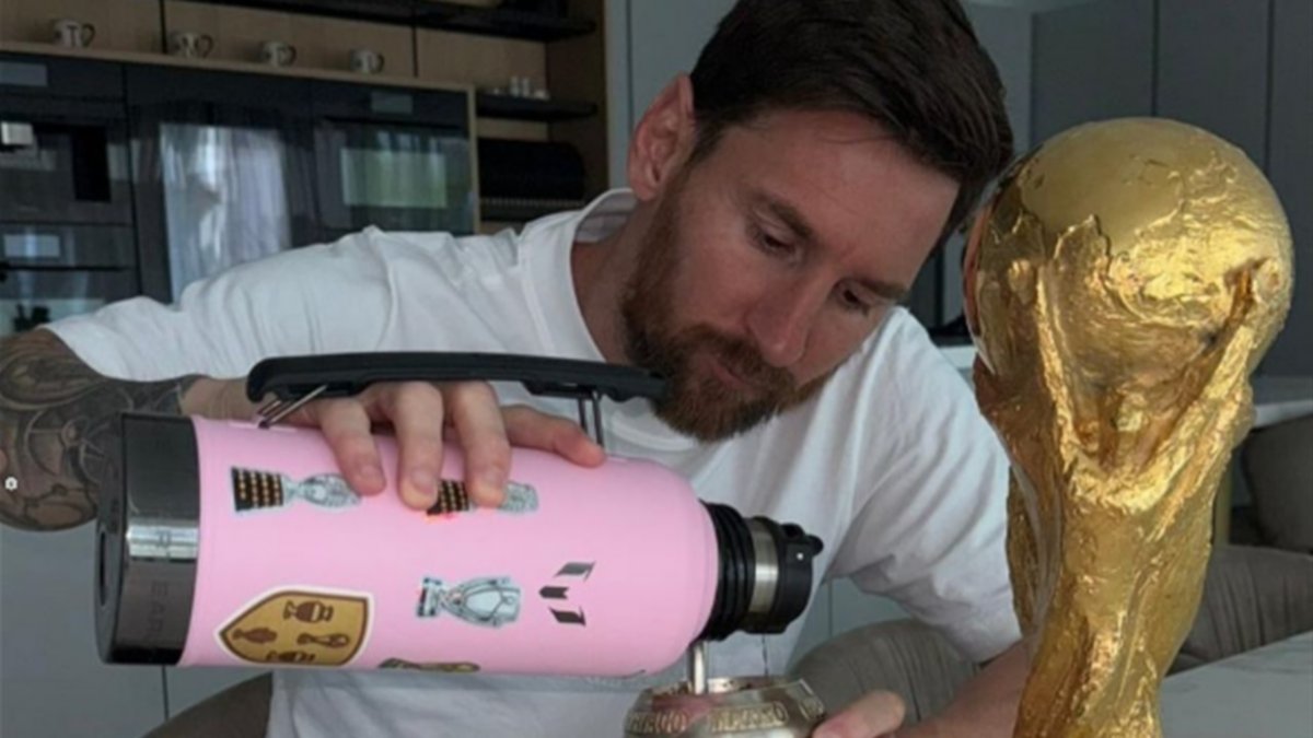 Con el mate y la copa, el posteo de Messi a dos años de ganar el Mundial de Qatar