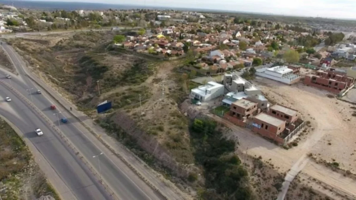 Gracias a las cámaras, los vecinos evitaron que un motochorro entre en una casa