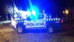 Pelea entre vecinos terminó con una balacera y un choque contra un patrullero