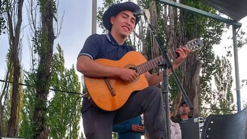 Cadena de oración por Maykol, el joven músico accidentado en Picún