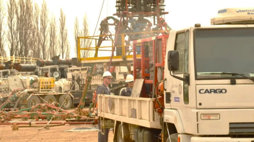 Allen celebra la explotación hidrocarburífera de la Estación Fernández Oro