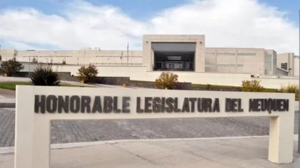 Darian de baja a 50 empleados de la Legislatura designados por Gloria Ruiz