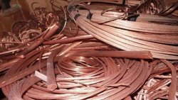 Eran petroleros y planearon un robo: se llevaron cables de cobre y rompieron equipos
