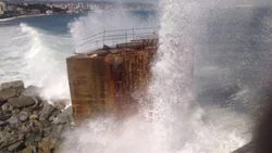 Tres muertos en Ecuador y Chile por olas gigantes