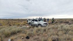 Volvían de Bariloche y volcaron en Piedra del Águila: murió una mujer de 70 años