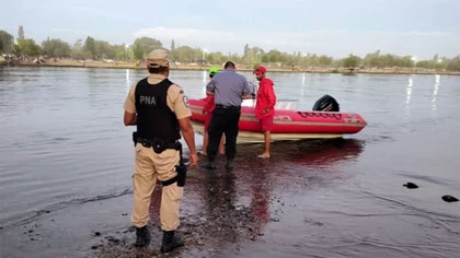 El río Limay tiene 8 metros de profundidad donde desapareció la niña