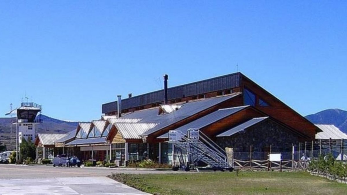 La pista del aeropuerto de Chapelco, cerrada por el accidente de un avión particular