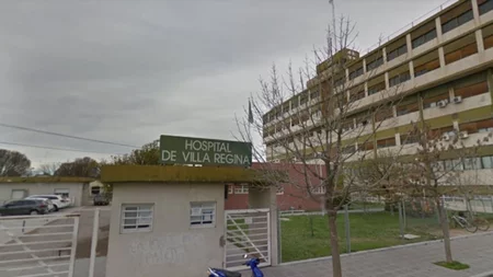 Le hizo una "lipo" a su esposa sin permiso en el quirófano, que sólo admite urgencias