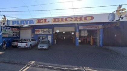 Un mecánico murió aplastado por el auto que reparaba en su taller