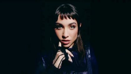 Confirmado: La artista sorpresa es María Becerra y cerrará la Confluencia 2025
