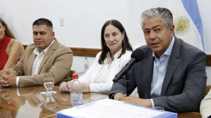 Figueroa volvió a criticar a Gutiérrez y pidió disculpas por “los chicos que estudian en tráiler”