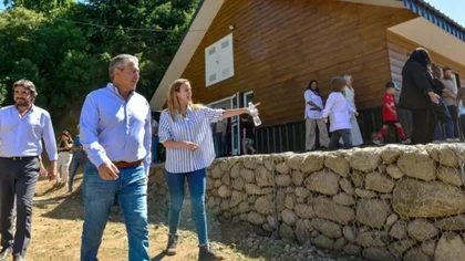 Rolando Figueroa inauguró dos escuelas en un día