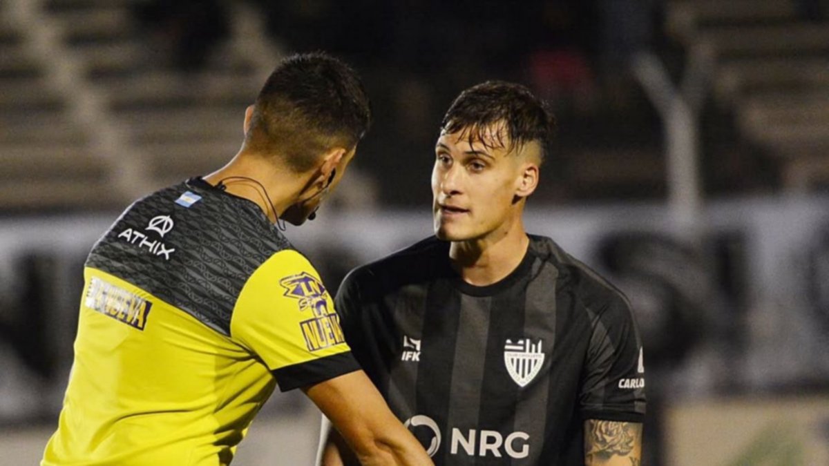 El defensor Yago Piro anunció que no seguirá en Cipolletti