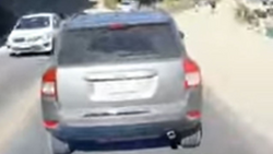 Indignación por un conductor que no le cedió el paso a una ambulancia en Bariloche