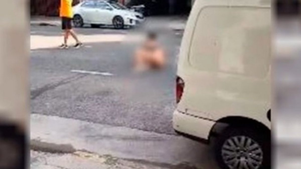 Se tiró semidesnuda desde un balcón para escapar de su pareja y pedir ayuda