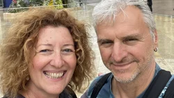 Quién es la cincosaltense que está casada con el mecánico de Franco Colapinto