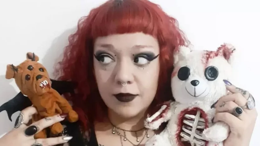 La artista de Cipolletti que pinta el terror en los objetos menos pensados