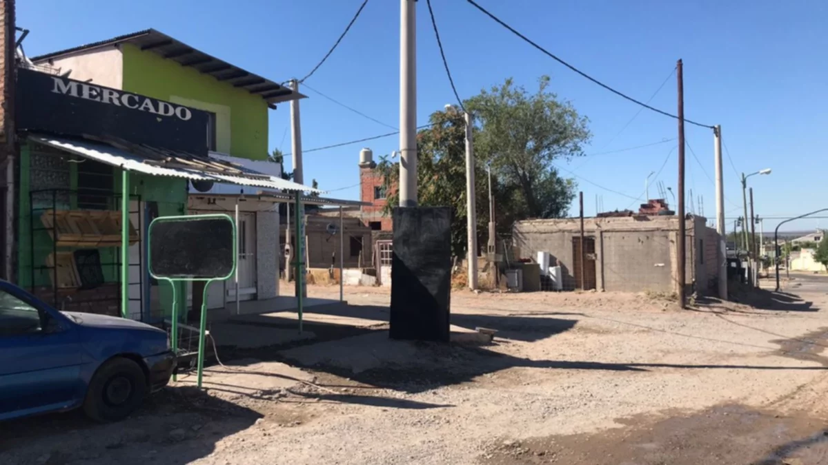Tomaban alcohol, un comerciante les pidió que se retiren y le dispararon en la pierna